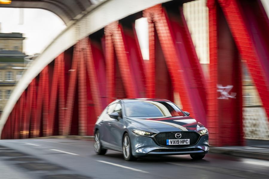  Mazda3 Skyactiv-G GT Sport Hatchback 2019 года  (UK) (фото 12 из 83)